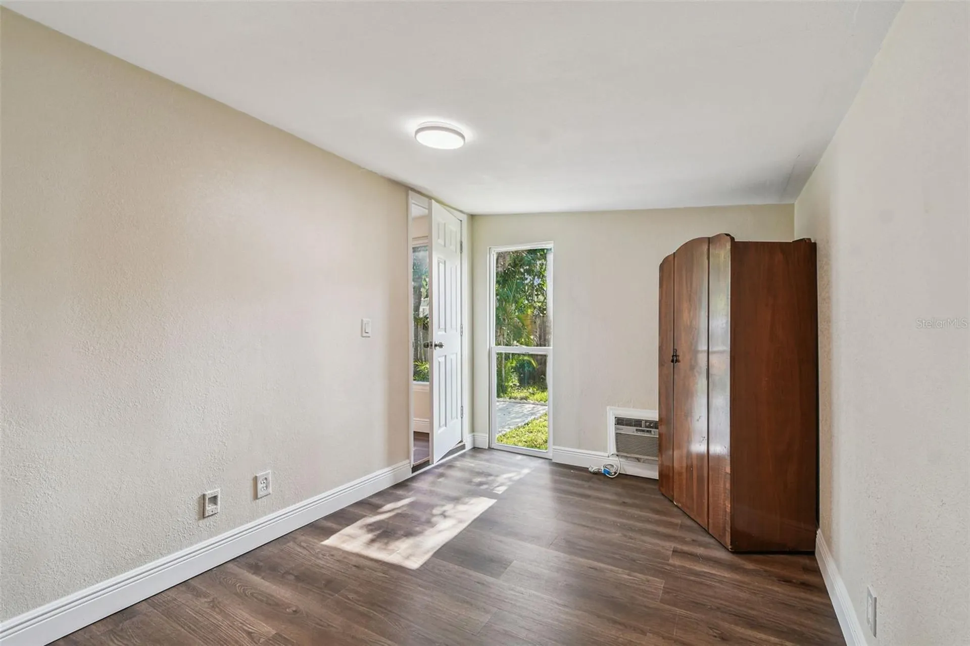 711 Smith Street Clearwater FL 33756