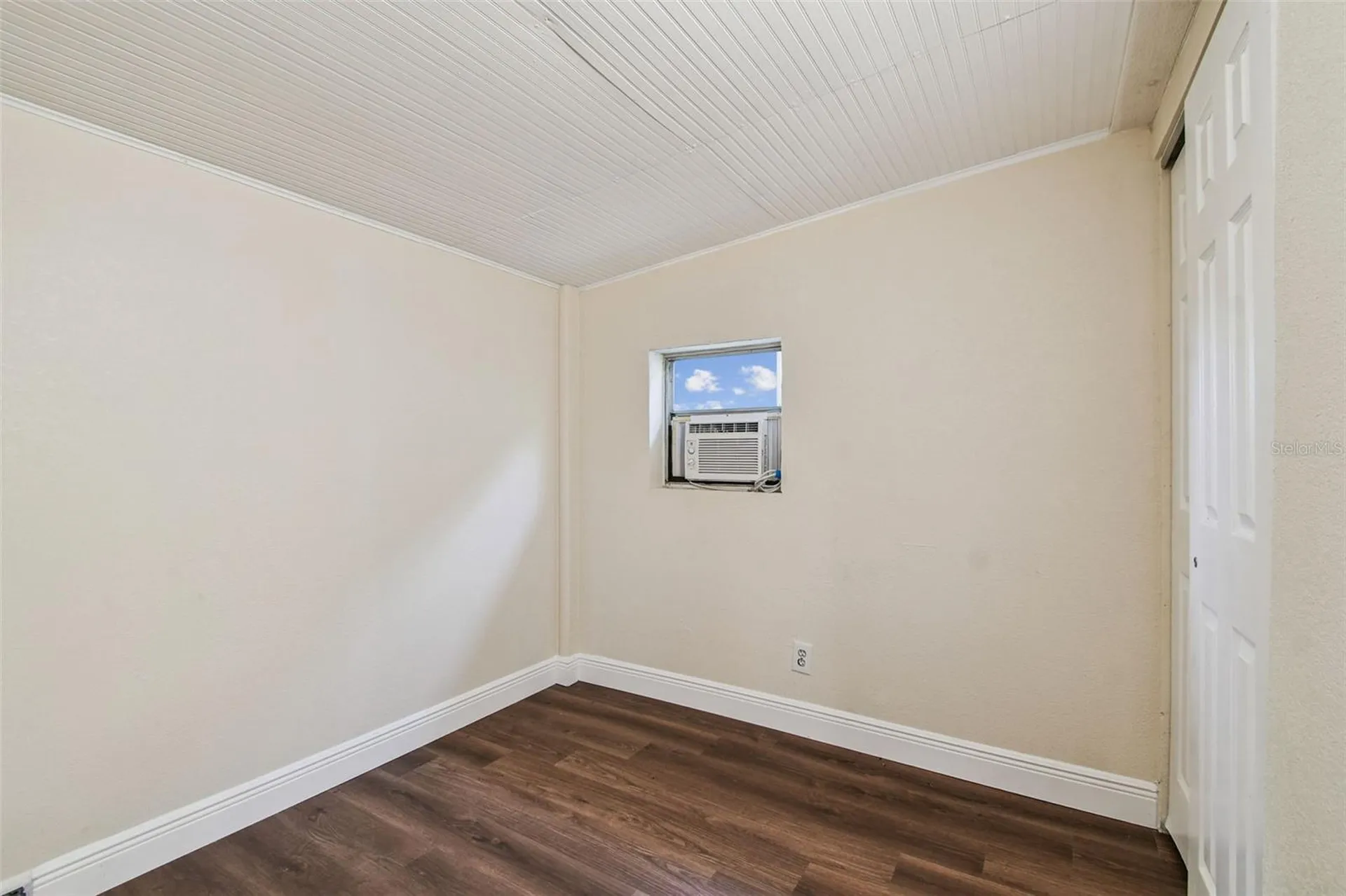 711 Smith Street Clearwater FL 33756