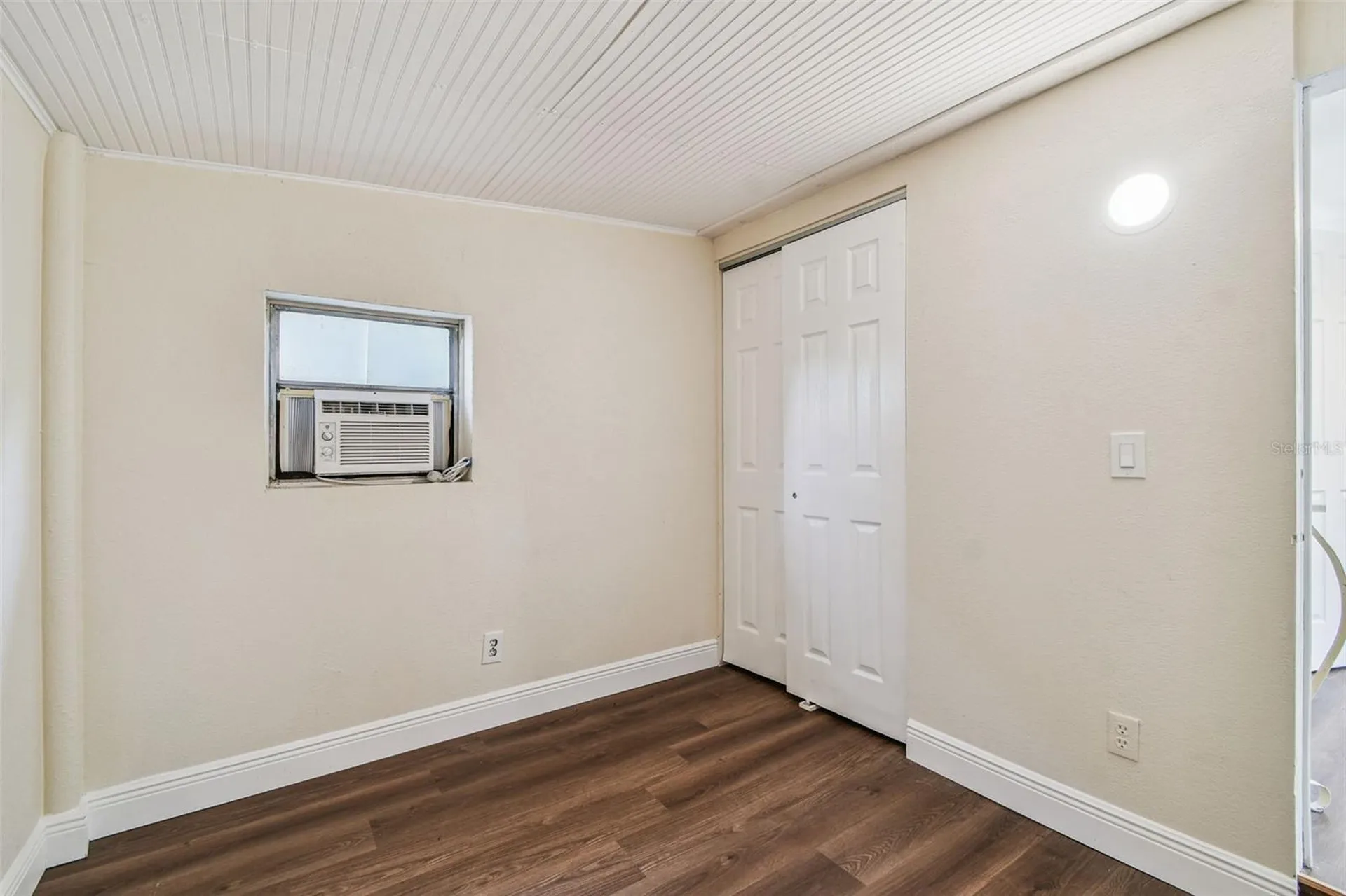 711 Smith Street Clearwater FL 33756