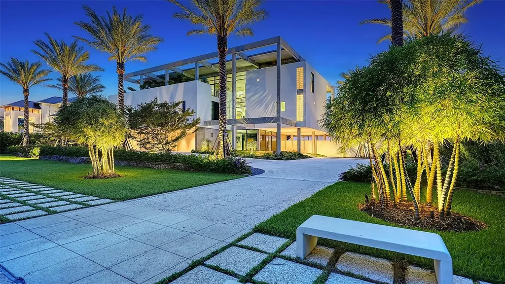 8250 Sanderling Road Sarasota FL 34242