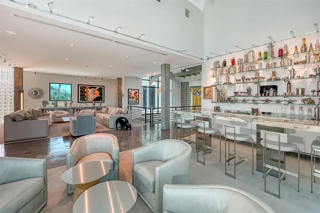 8250 Sanderling Road Sarasota FL 34242