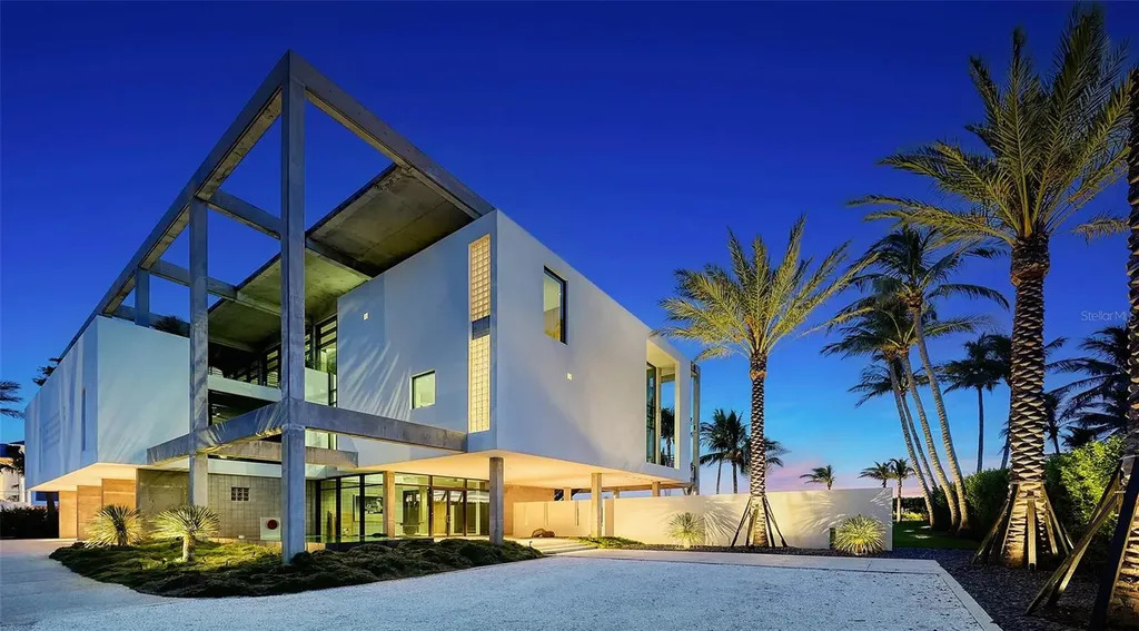 8250 Sanderling Road Sarasota FL 34242