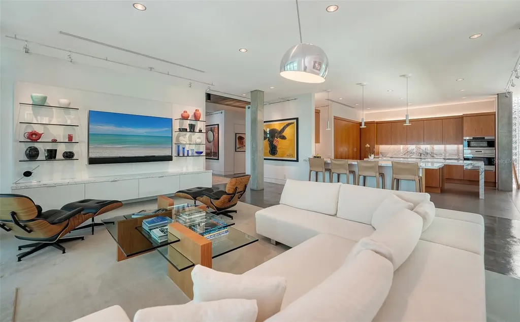 8250 Sanderling Road Sarasota FL 34242