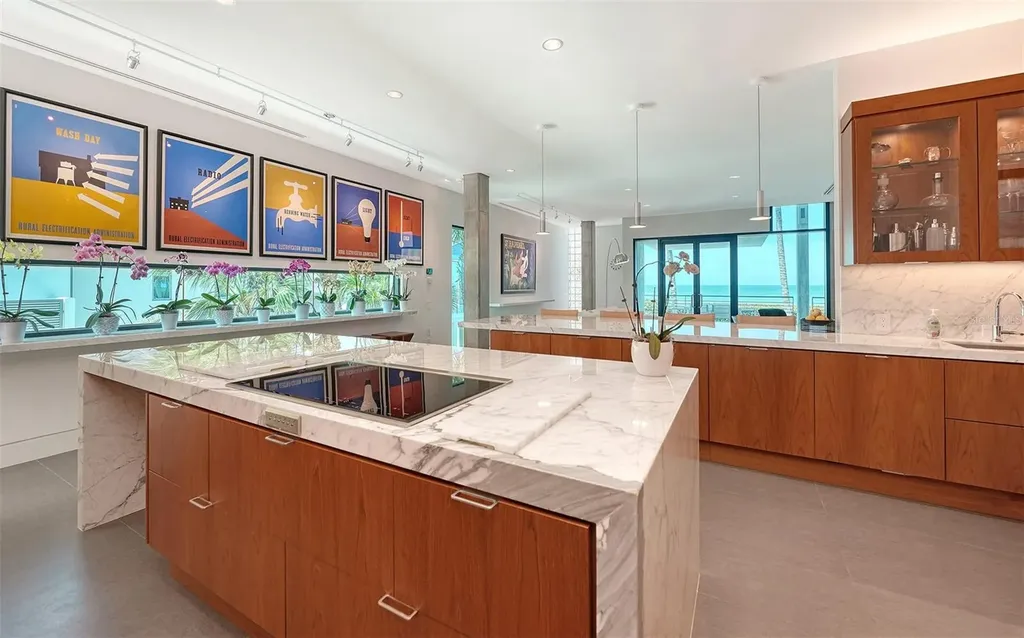 8250 Sanderling Road Sarasota FL 34242