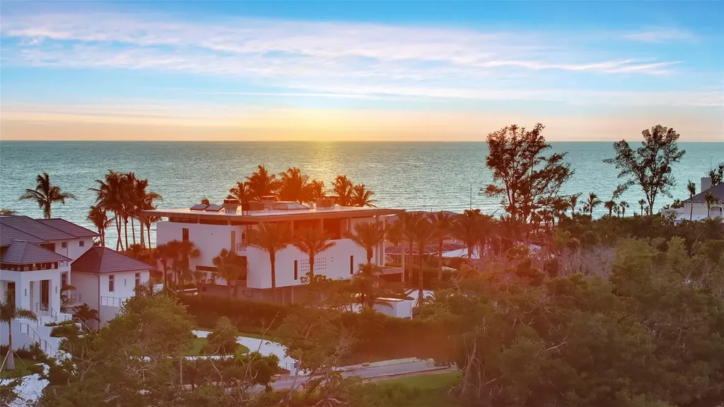 8250 Sanderling Road Sarasota FL 34242