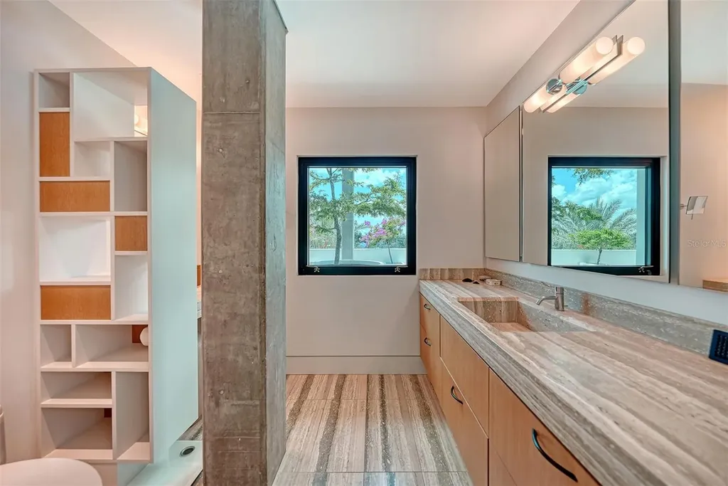 8250 Sanderling Road Sarasota FL 34242