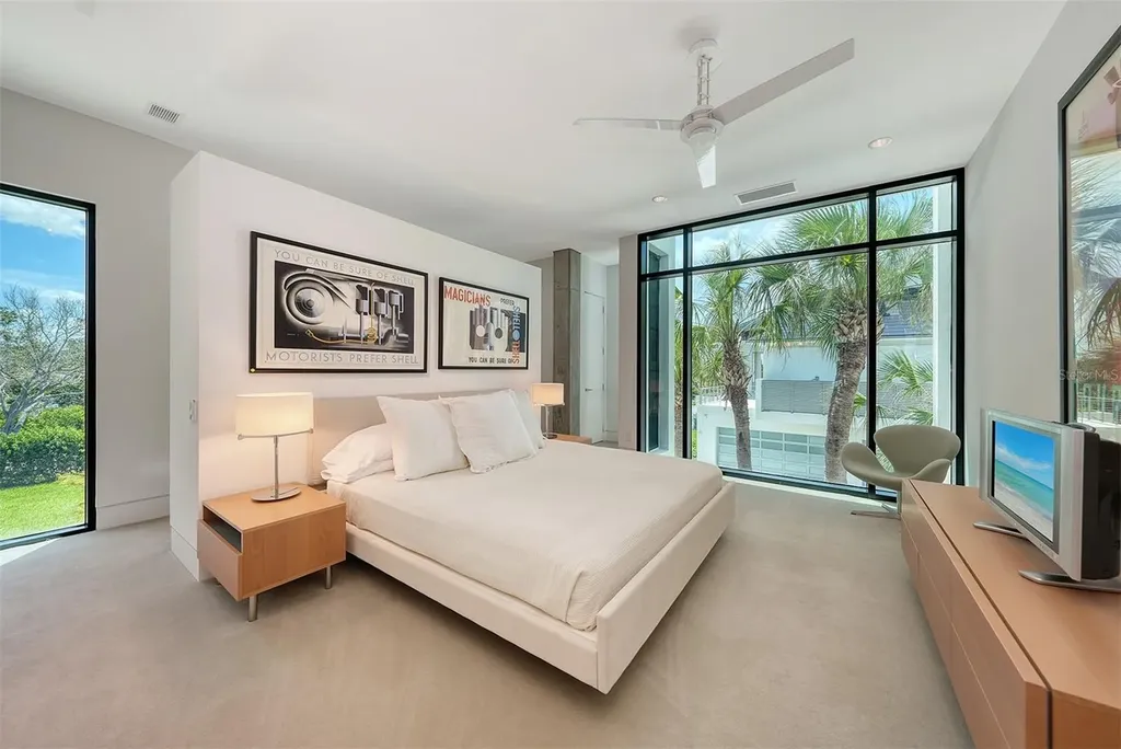 8250 Sanderling Road Sarasota FL 34242