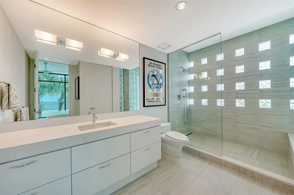 8250 Sanderling Road Sarasota FL 34242
