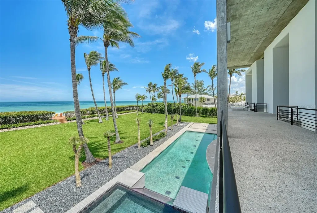 8250 Sanderling Road Sarasota FL 34242