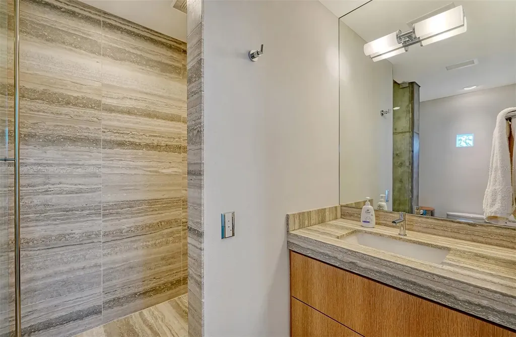 8250 Sanderling Road Sarasota FL 34242