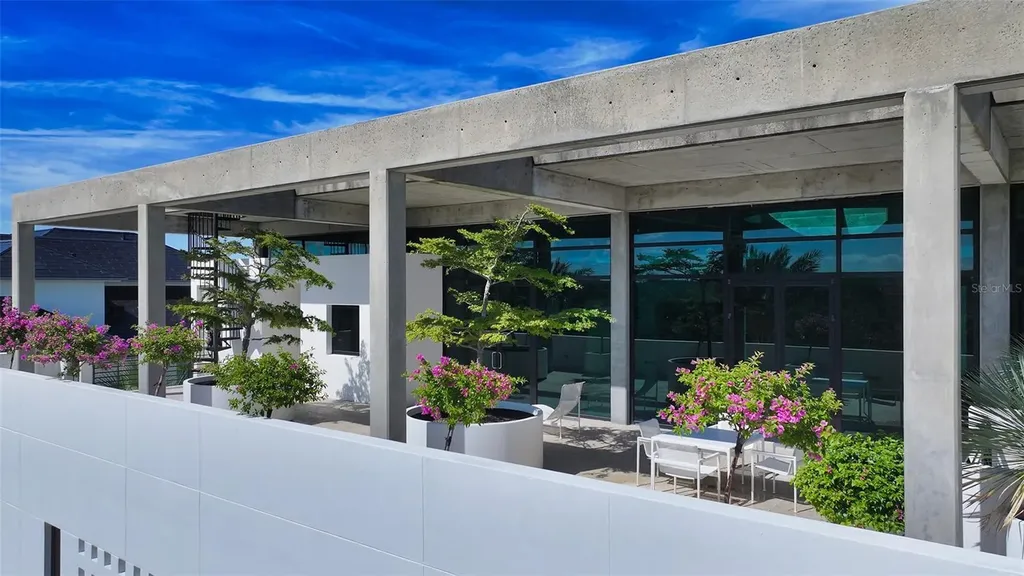 8250 Sanderling Road Sarasota FL 34242