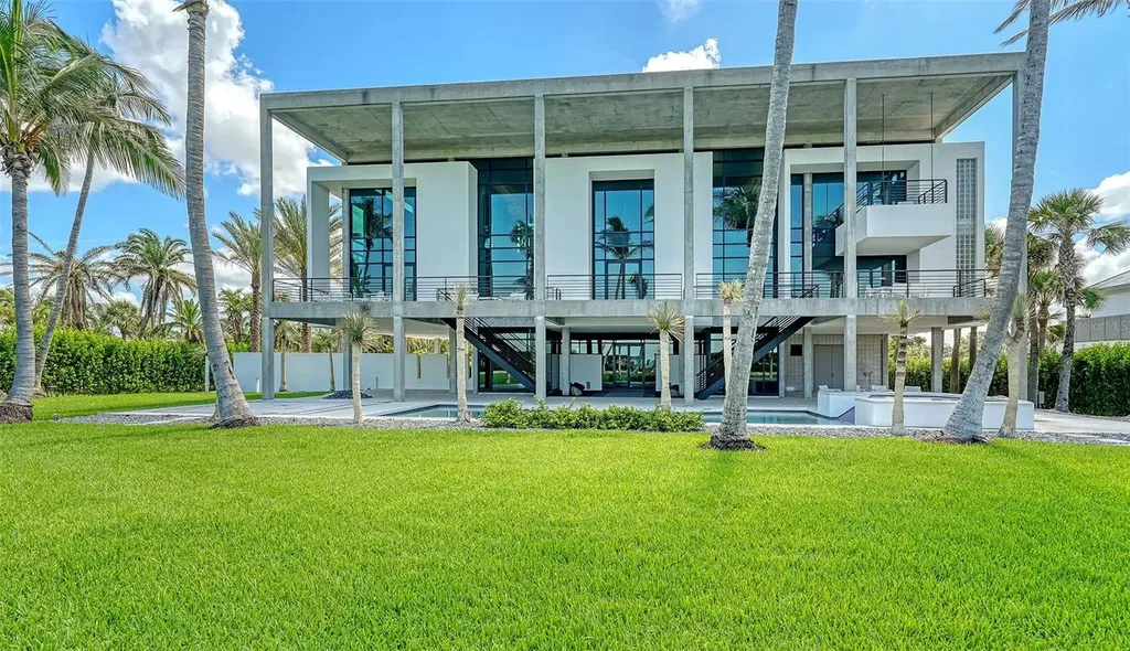 8250 Sanderling Road Sarasota FL 34242