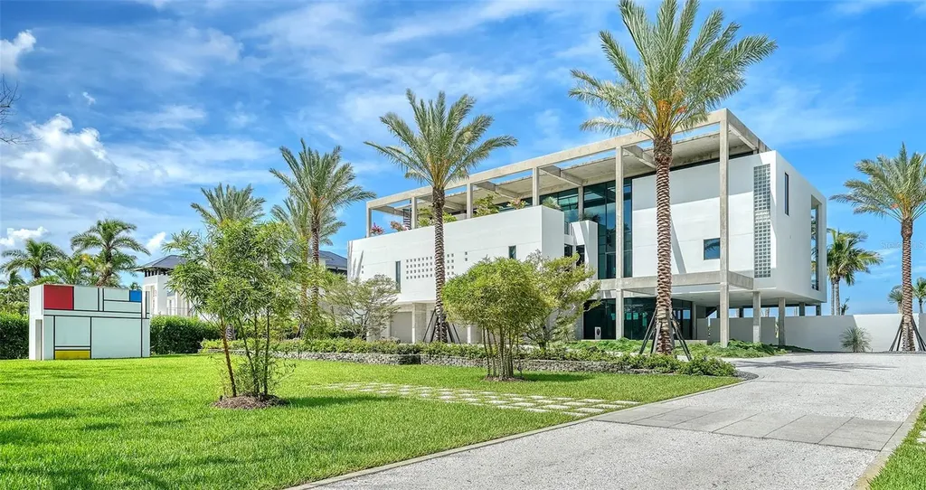 8250 Sanderling Road Sarasota FL 34242