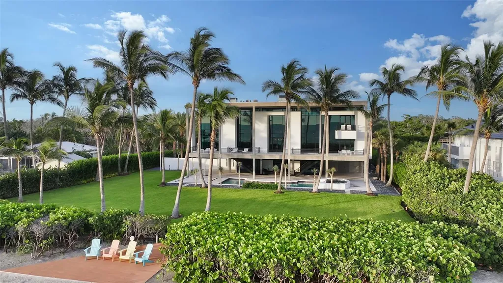 8250 Sanderling Road Sarasota FL 34242