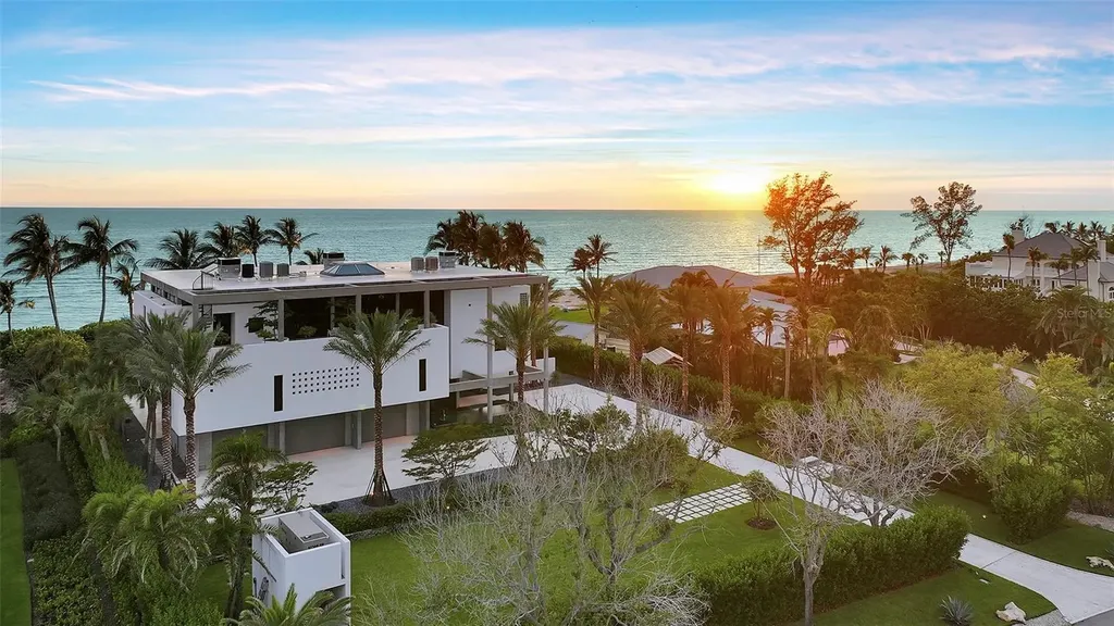 8250 Sanderling Road Sarasota FL 34242