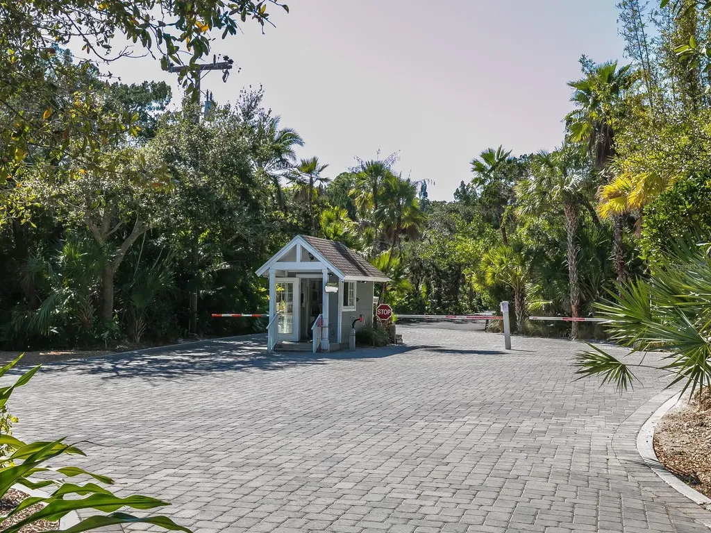 8250 Sanderling Road Sarasota FL 34242