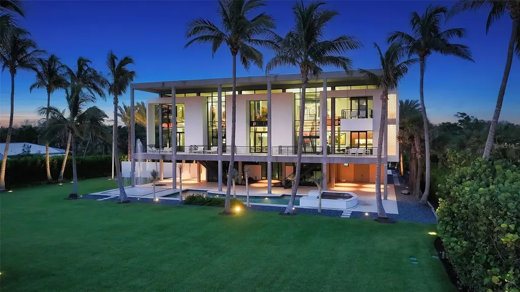 8250 Sanderling Road Sarasota FL 34242