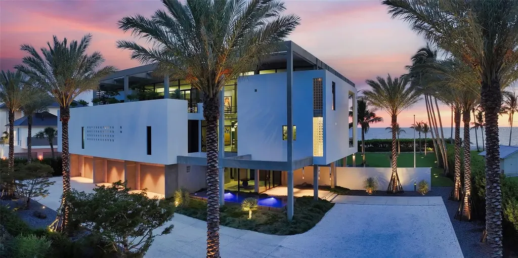 8250 Sanderling Road Sarasota FL 34242