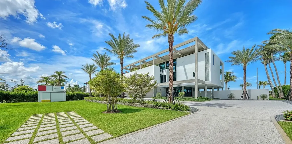 8250 Sanderling Road Sarasota FL 34242