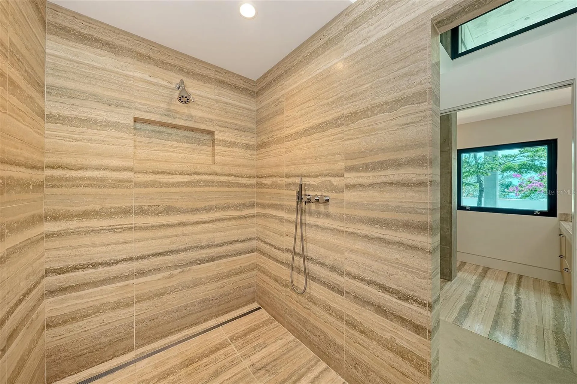 8250 Sanderling Road Sarasota FL 34242