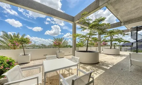 8250 Sanderling Road Sarasota FL 34242