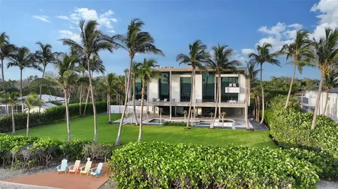8250 Sanderling Road Sarasota FL 34242