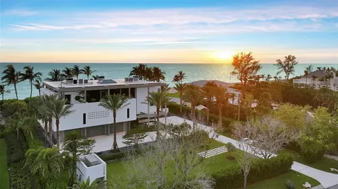 8250 Sanderling Road Sarasota FL 34242