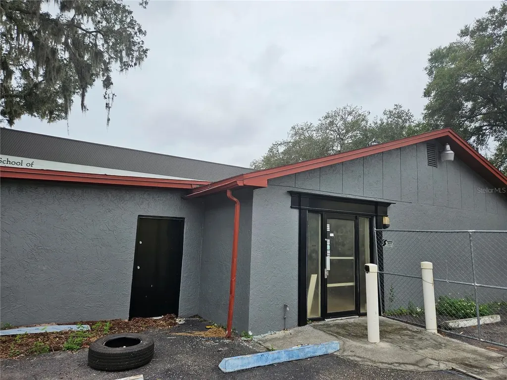 2007 S Parsons Avenue Seffner FL 33584