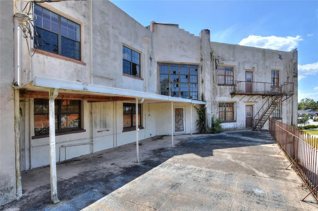 206 Pilaklakaha Avenue Auburndale FL 33823