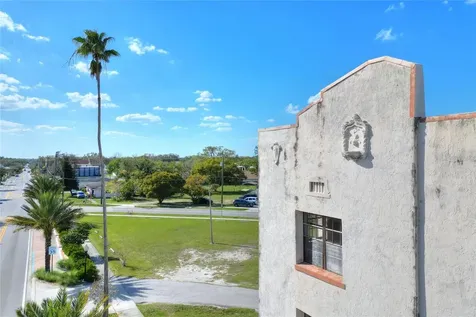 206 Pilaklakaha Avenue Auburndale FL 33823