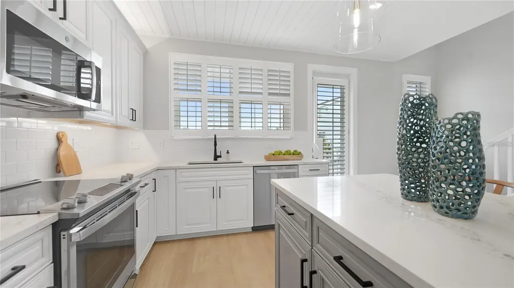 111 4th Street S Bradenton Beach FL 34217