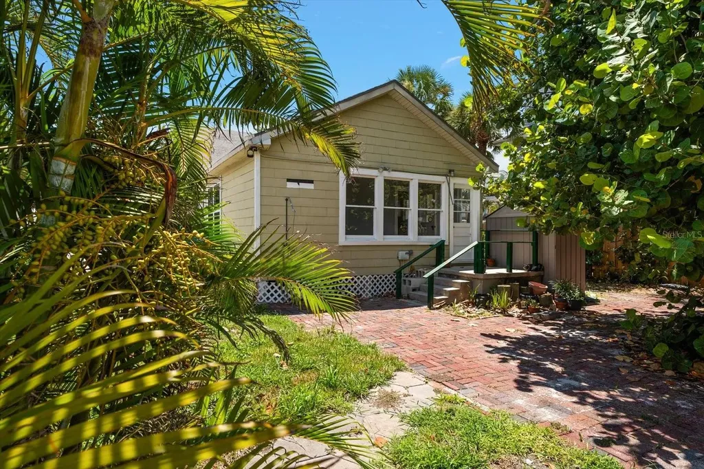 8405 Bayshore Drive Treasure Island FL 33706