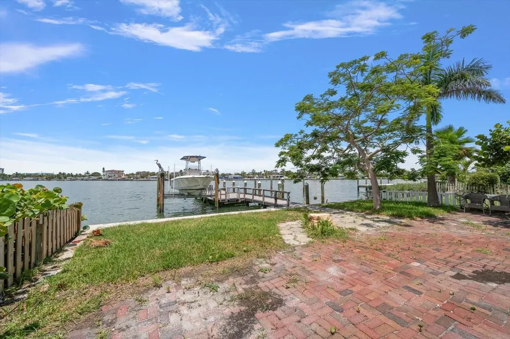 8405 Bayshore Drive Treasure Island FL 33706