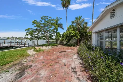 8405 Bayshore Drive Treasure Island FL 33706