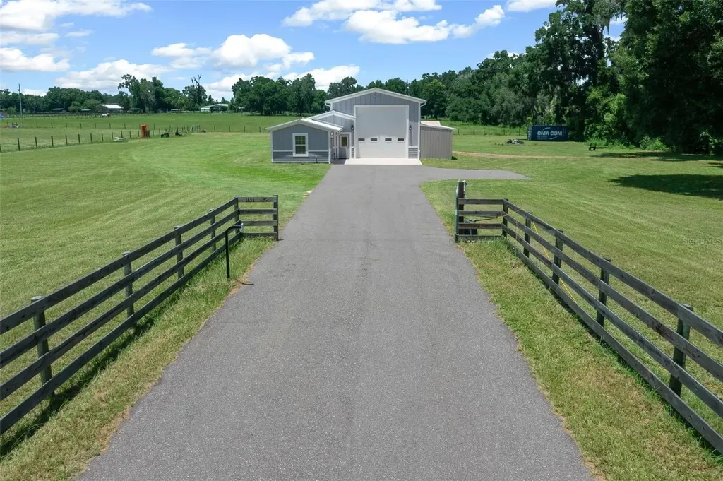 1655 E Highway 329 Citra FL 32113