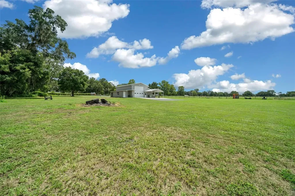 1655 E Highway 329 Citra FL 32113