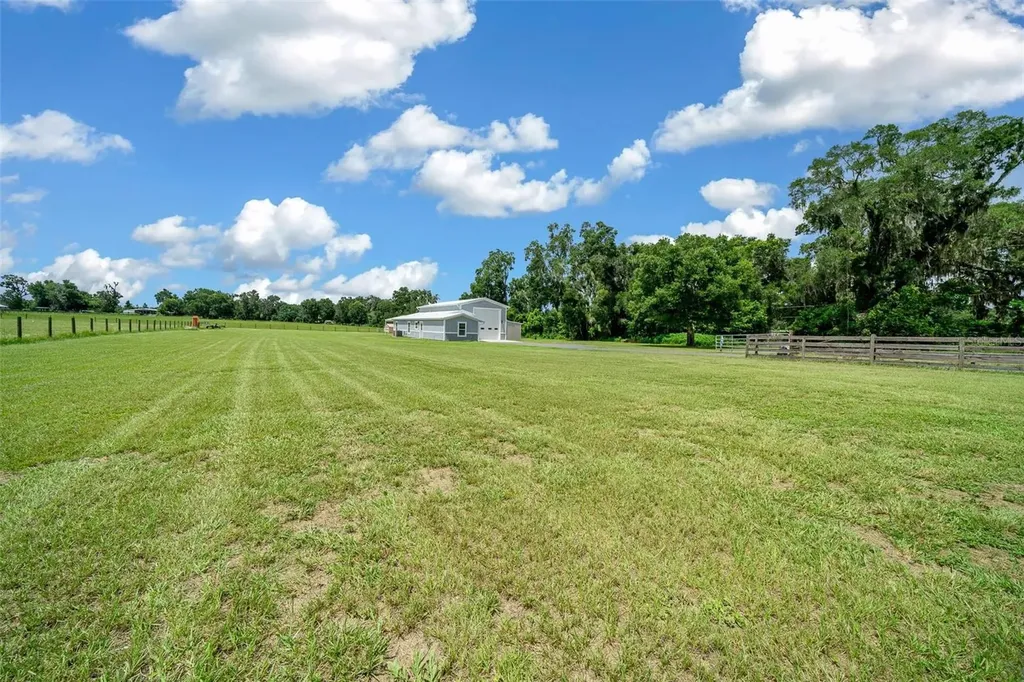 1655 E Highway 329 Citra FL 32113