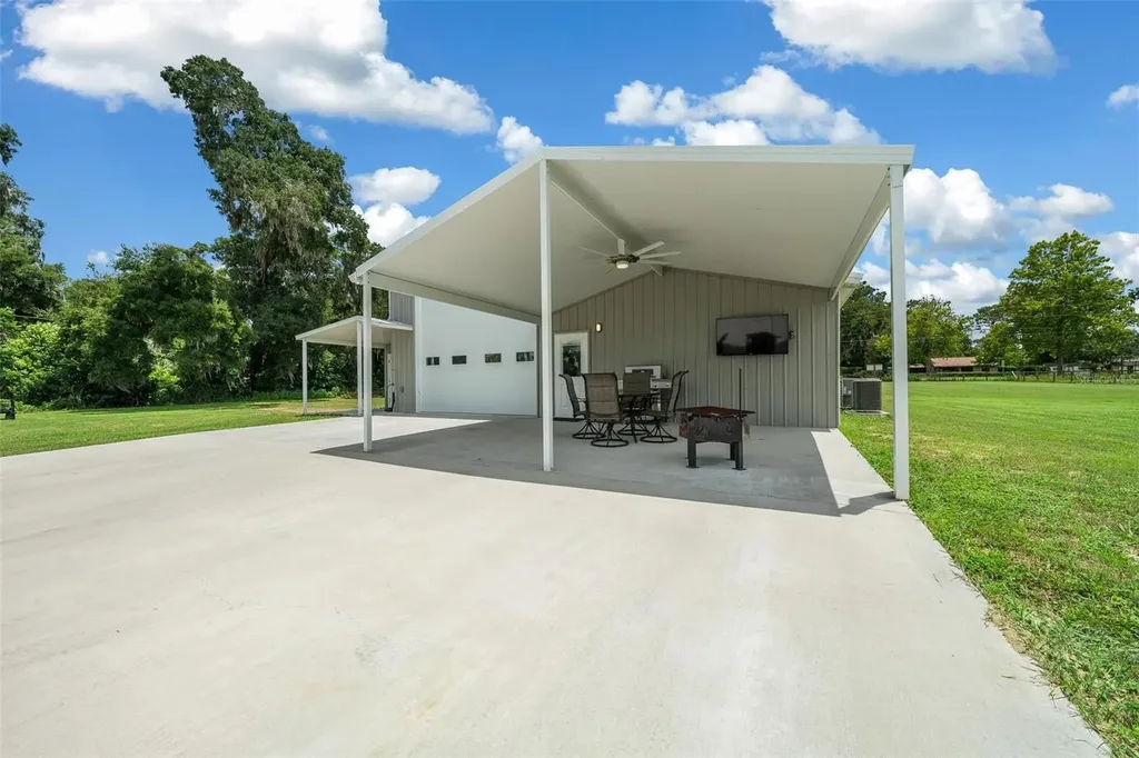 1655 E Highway 329 Citra FL 32113