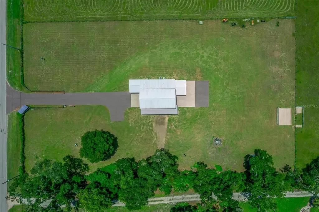 1655 E Highway 329 Citra FL 32113