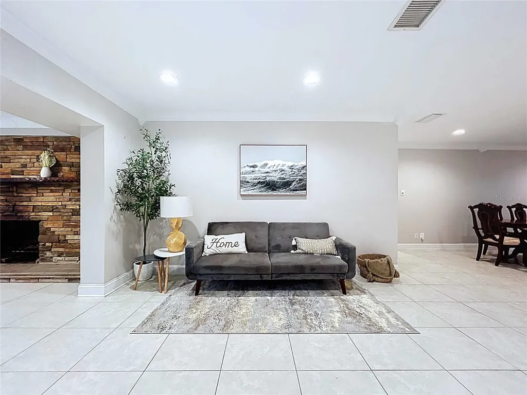 3912 Fontainebleau Drive Tampa FL 33634