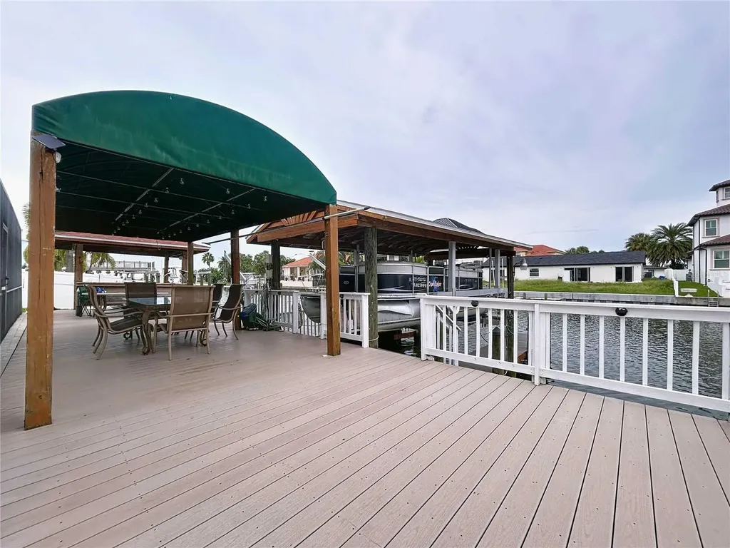 3912 Fontainebleau Drive Tampa FL 33634