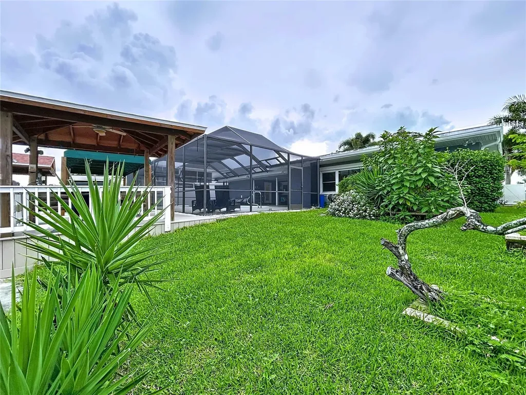 3912 Fontainebleau Drive Tampa FL 33634