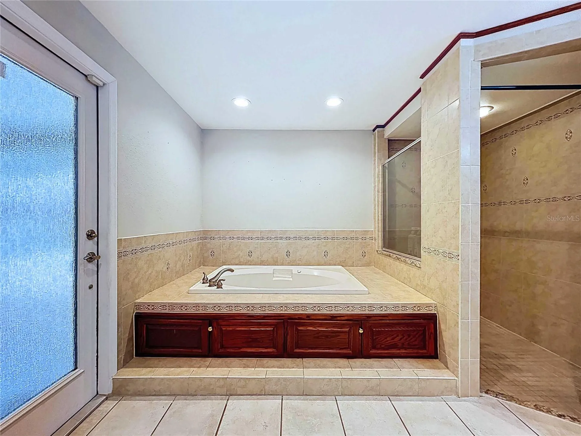3912 Fontainebleau Drive Tampa FL 33634