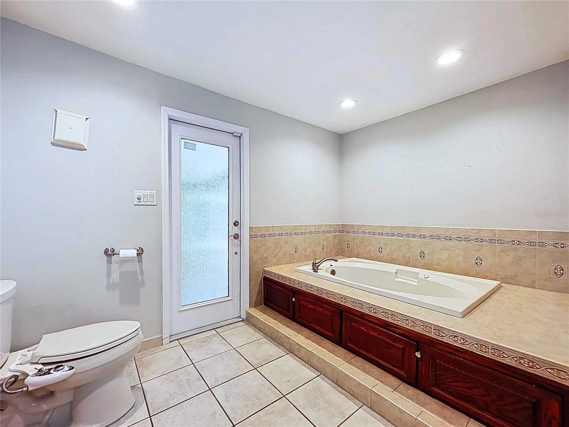 3912 Fontainebleau Drive Tampa FL 33634