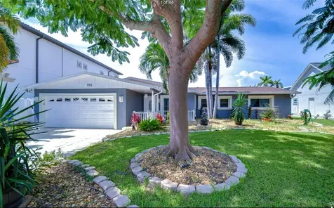 3912 Fontainebleau Drive Tampa FL 33634