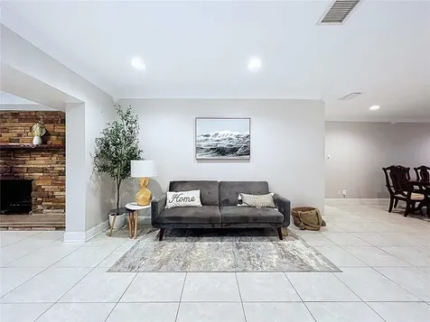 3912 Fontainebleau Drive Tampa FL 33634