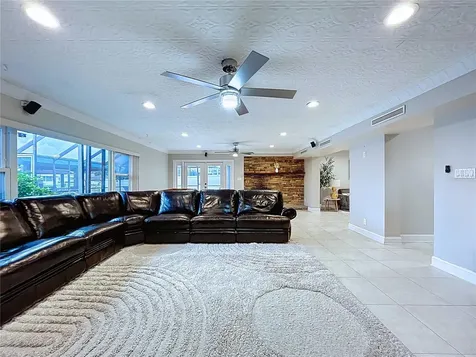 3912 Fontainebleau Drive Tampa FL 33634