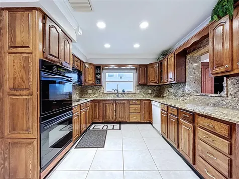 3912 Fontainebleau Drive Tampa FL 33634