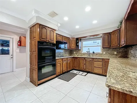 3912 Fontainebleau Drive Tampa FL 33634