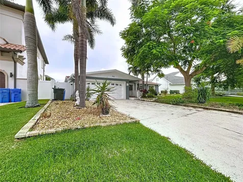 3912 Fontainebleau Drive Tampa FL 33634